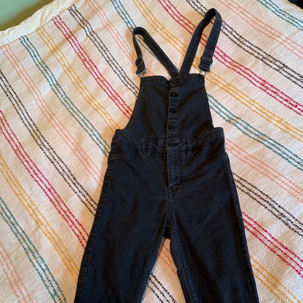 Black fitted overalls